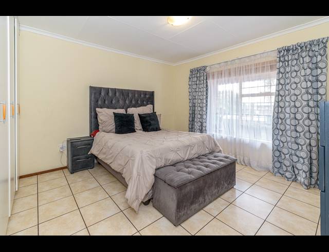 2 BEDROOM APARTMENT FOR SALE IN FERNDALE